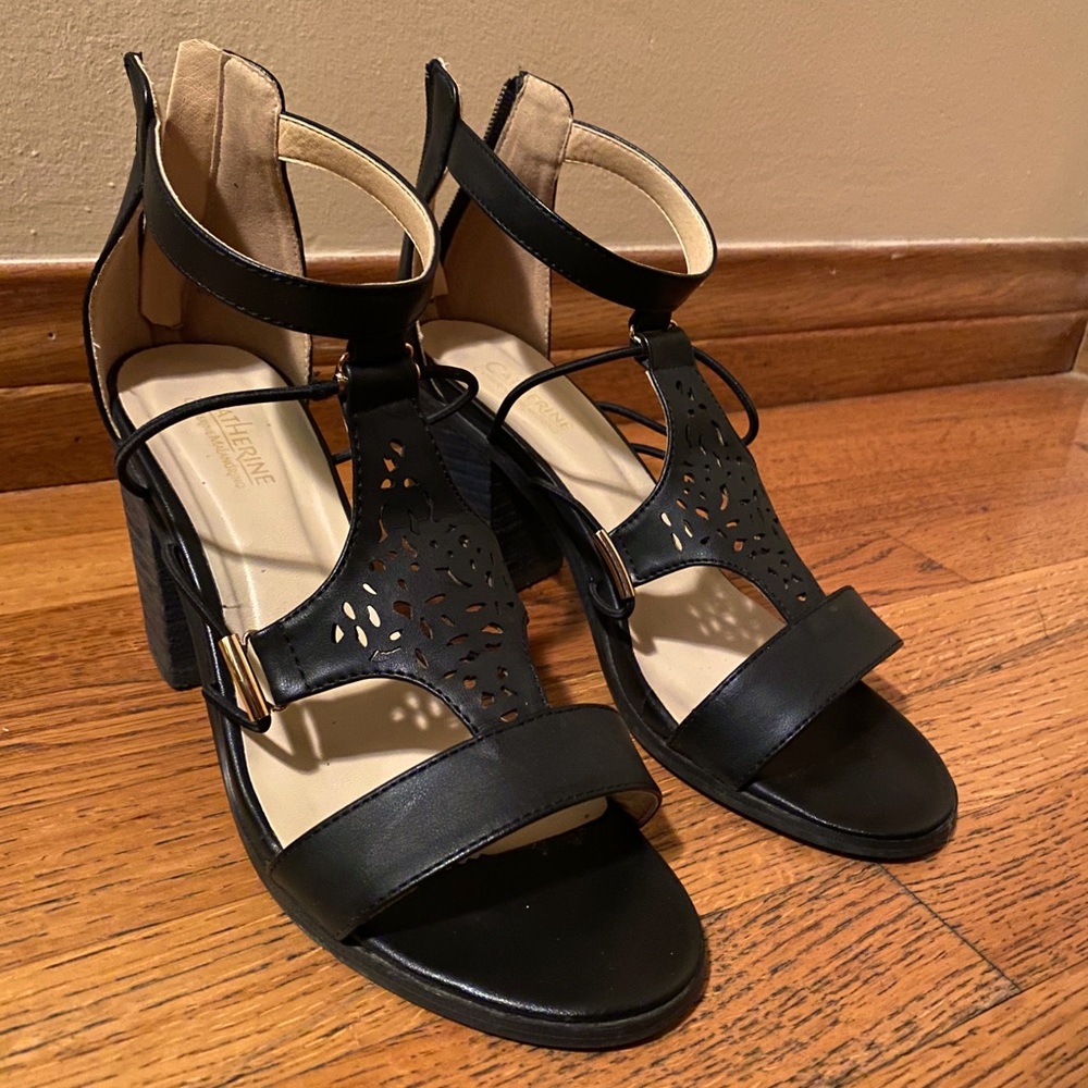 Too narrow for my feet. Almost brand new!